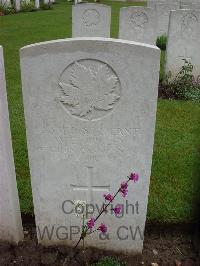Etaples Military Cemetery - Quigley, William Ewart